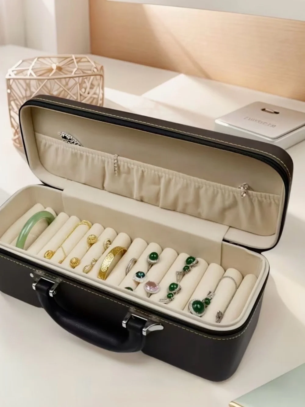 Brown Vintage-Style Hard Case for Bangle Jade Travel Box with Black Handle